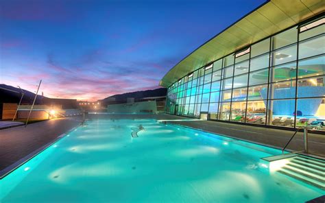 Book Hotel TAUERN SPA Zell am See.